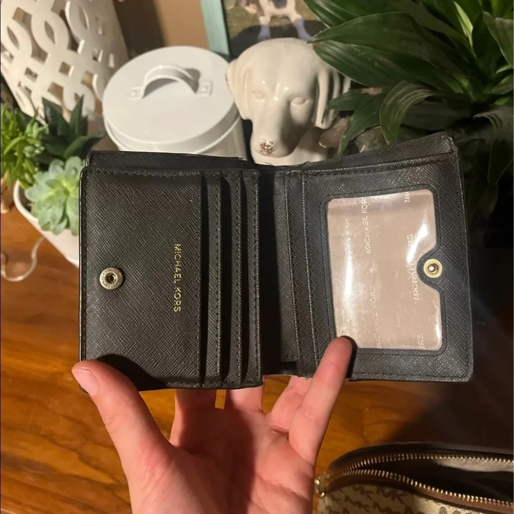 Wallet - Picture 2 of 4
